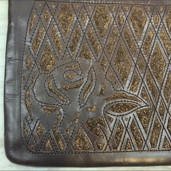 BCBGMAXAZRIA Italian Leather Shimmer Clutch Bag - Picture 3 of 7